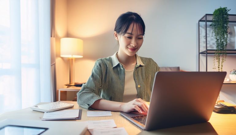 夜中でも可能！データ入力の副業募集｜好きな時間に働いて副収入を得よう